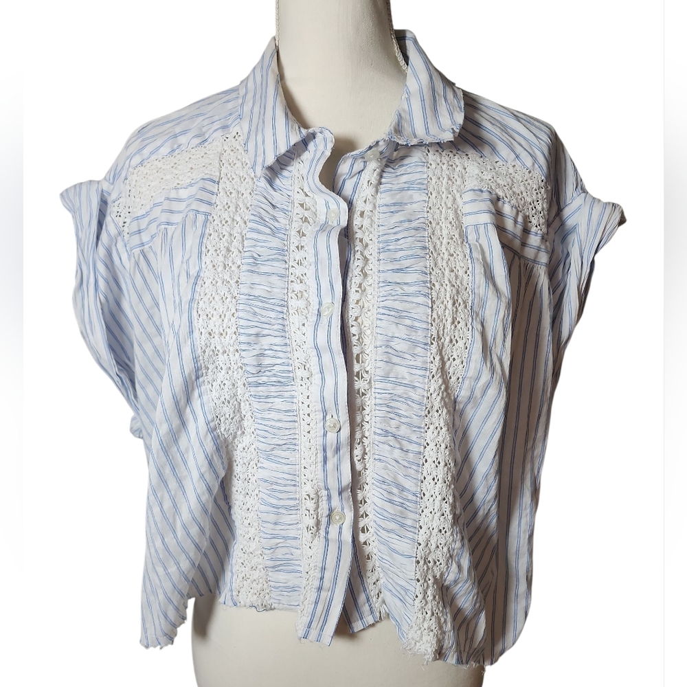 Urban Outfitters‎ Blue And White Cropped Striped Button Up Shirt Size Large